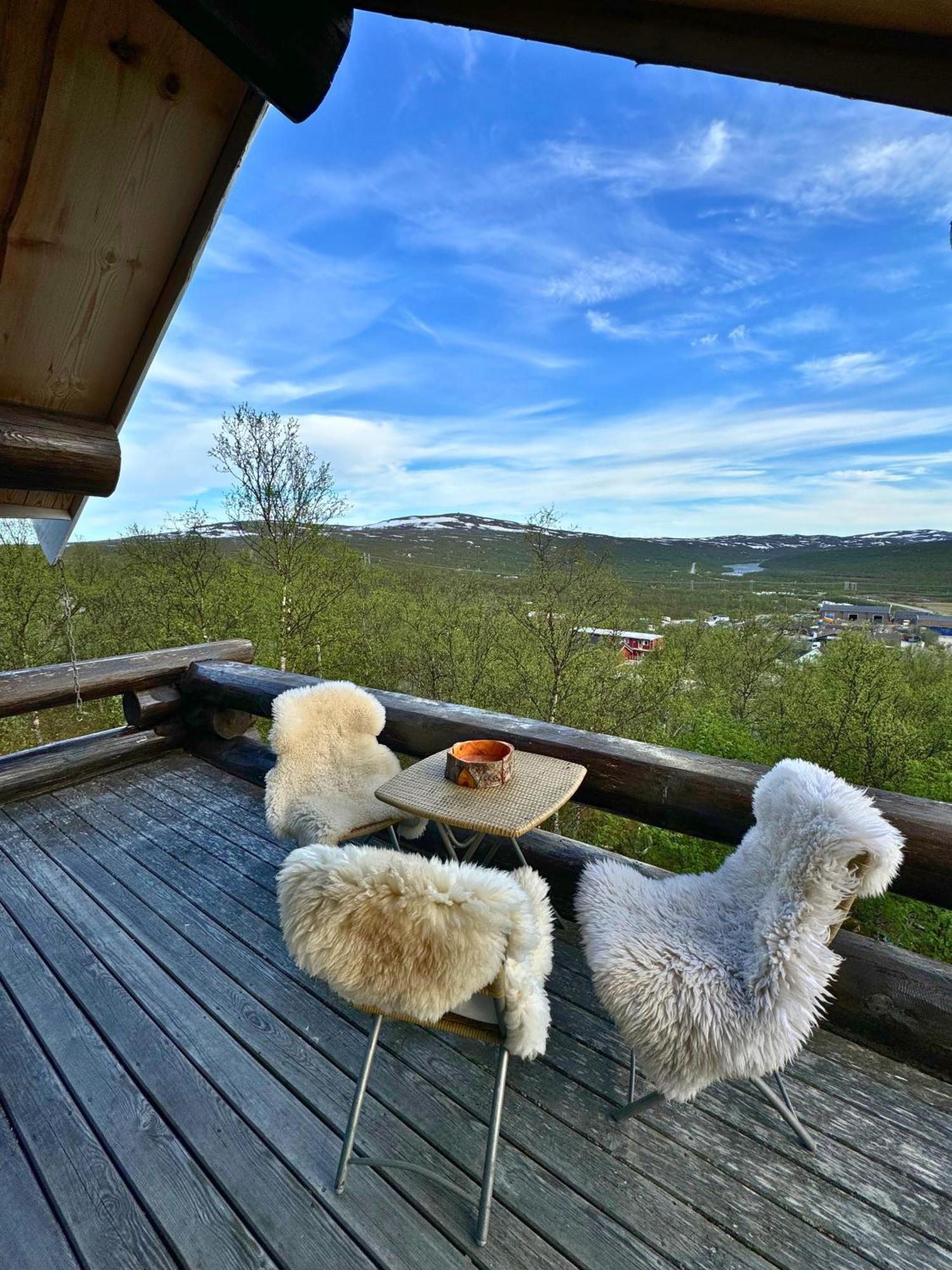Unique Arctic Timber Cabin Skaidi Buitenkant foto